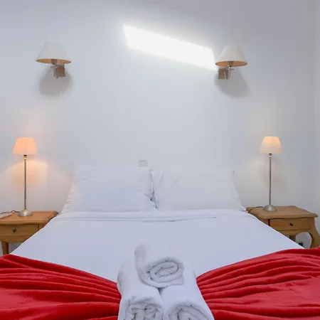 Maison Julia- Triplex Avec Rooftop Terrasse Vue Sur Et Cathedrale, 10 Mins A Pieds Du Palais Et Plages *