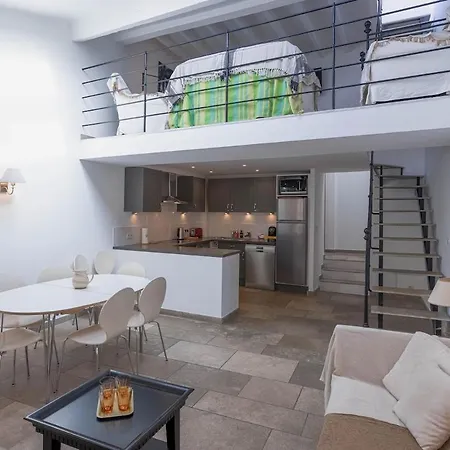 Maison Julia- Triplex Avec Rooftop Terrasse Vue Sur Et Cathedrale, 10 Mins A Pieds Du Palais Et Plages Lejlighed *