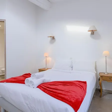 Maison Julia- Triplex Avec Rooftop Terrasse Vue Sur Et Cathedrale, 10 Mins A Pieds Du Palais Et Plages Lejlighed *